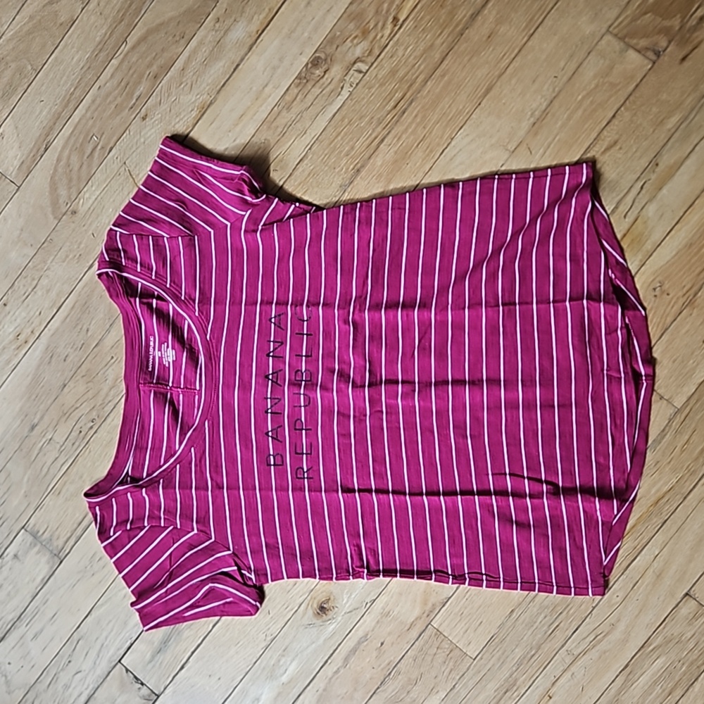 NWOT Banana Republic T-shirt